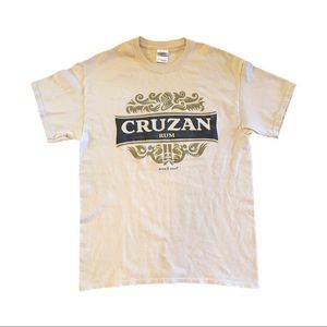 🍋Cruzan Rum off white t-shirt size Medium